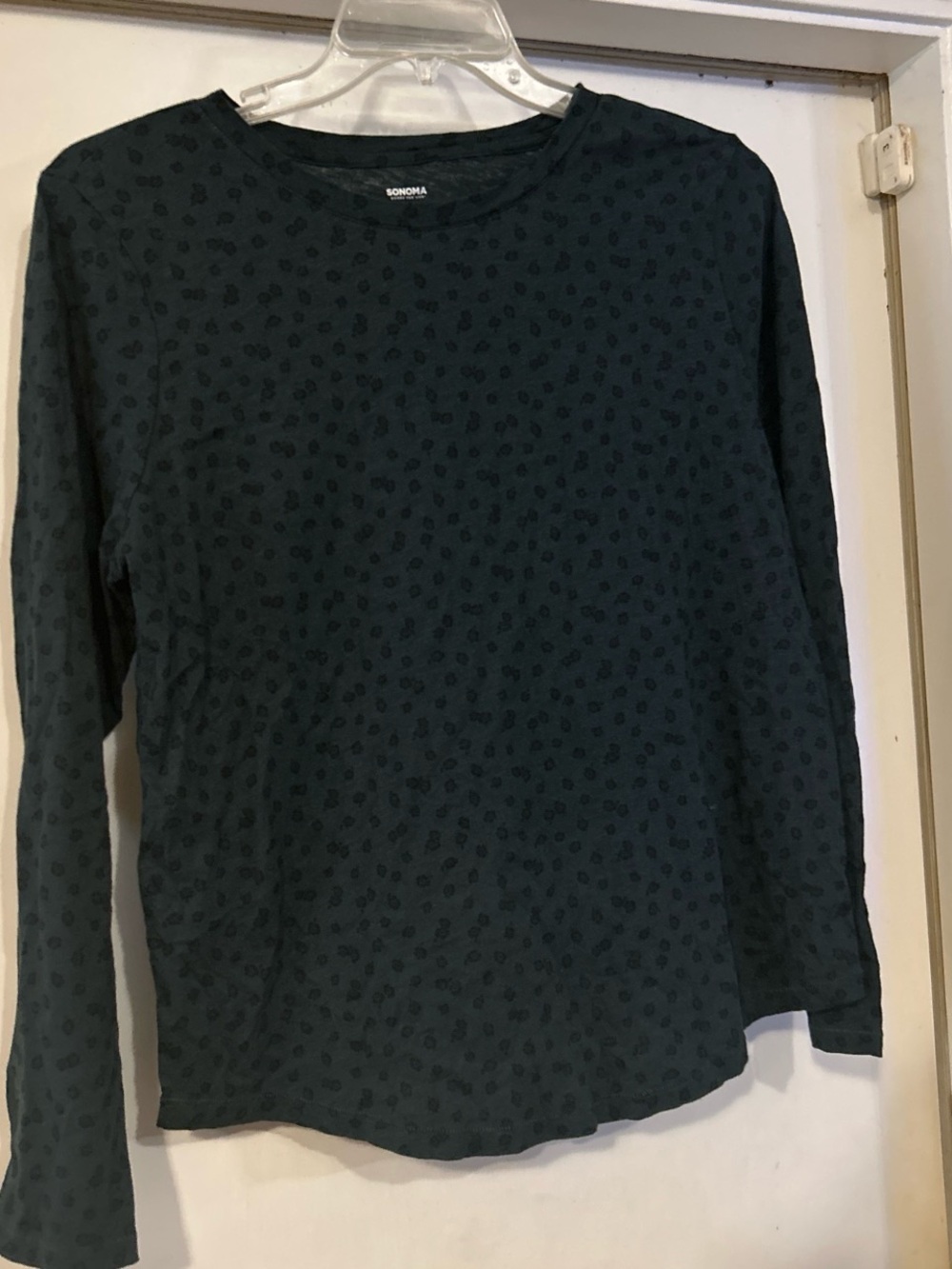 Sonoma Dark Green Long-Sleeve Crewneck Tee with Subtle Dot Print